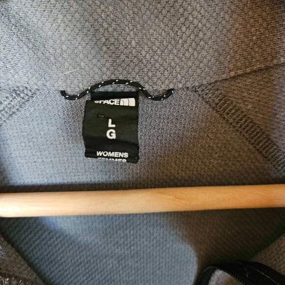 The North Face Quarter-Zip Shirt | Women's Size Large | Flashdry | Gray - Picture 7 of 8